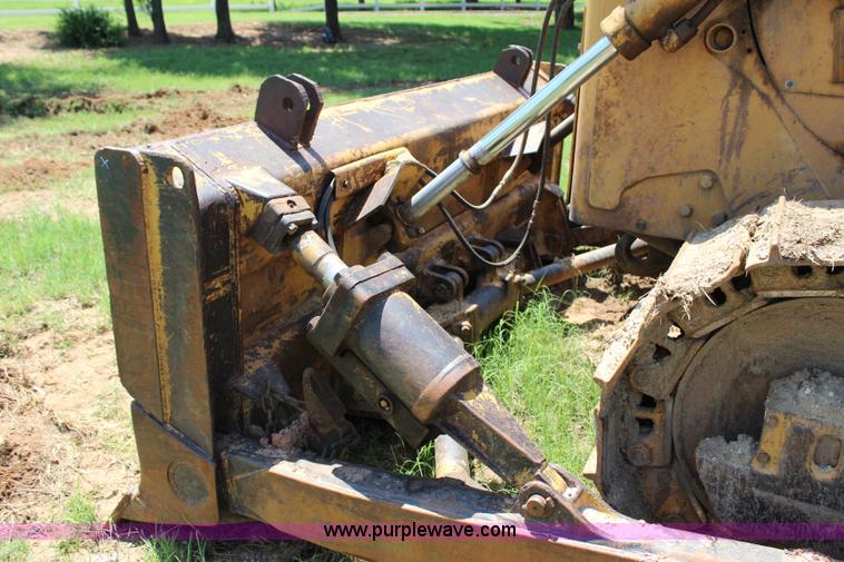 image for item I1564 1981 Caterpillar D6D dozer