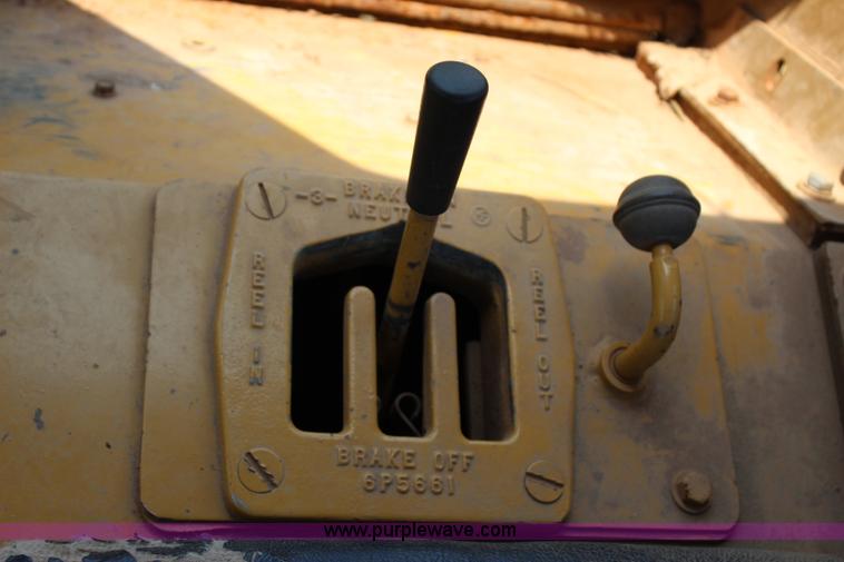 image for item I1564 1981 Caterpillar D6D dozer