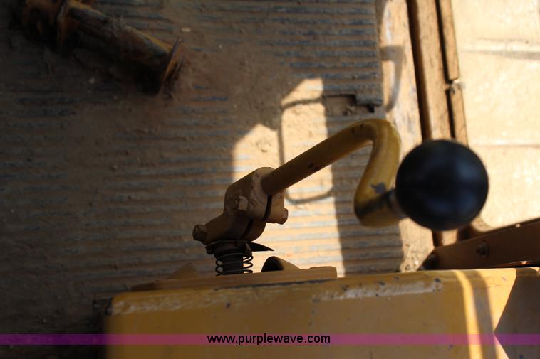 image for item I1564 1981 Caterpillar D6D dozer