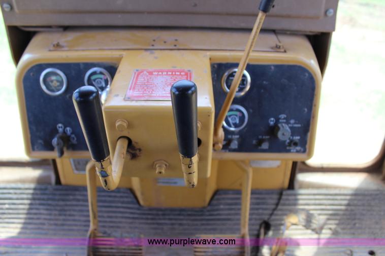 image for item I1564 1981 Caterpillar D6D dozer