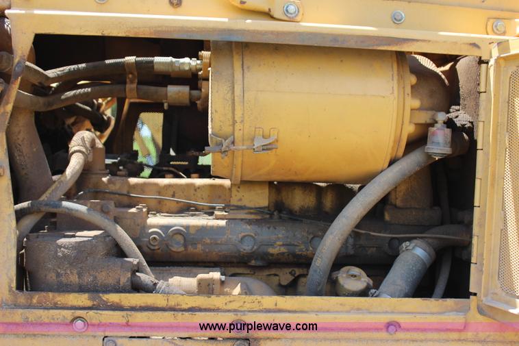 image for item I1564 1981 Caterpillar D6D dozer