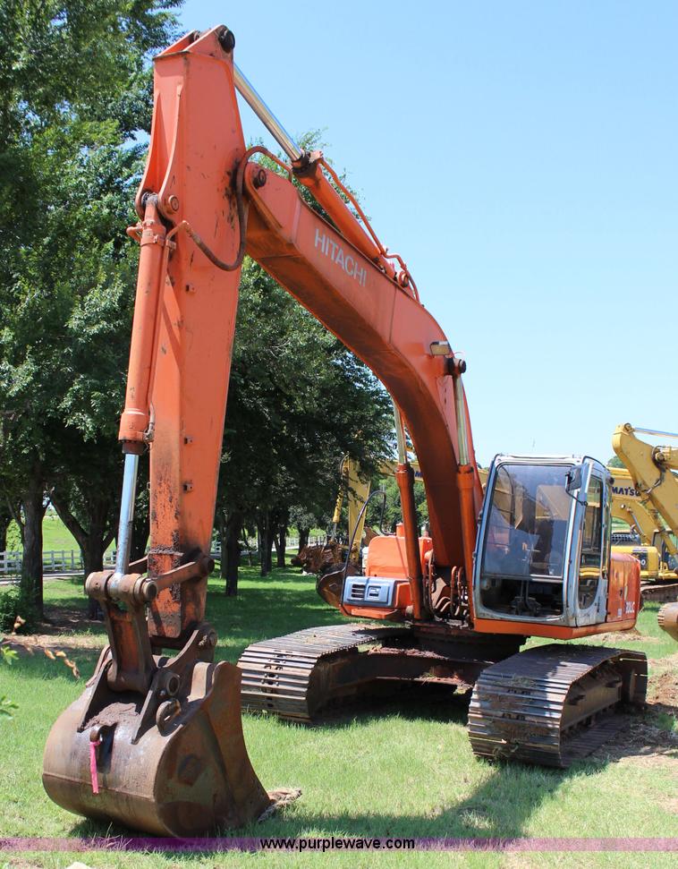 image for item I1565 2001 Hitachi EX200LC-5 excavator