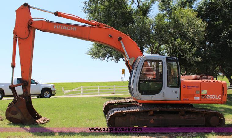 image for item I1565 2001 Hitachi EX200LC-5 excavator