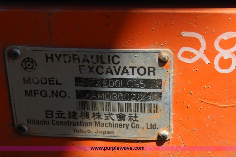 image for item I1565 2001 Hitachi EX200LC-5 excavator