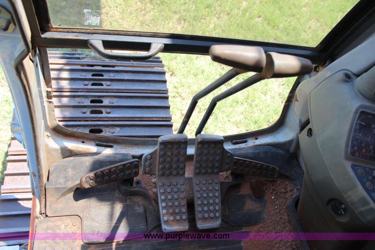 image for item I1565 2001 Hitachi EX200LC-5 excavator