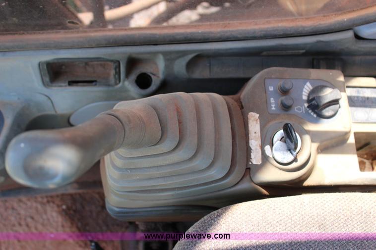 image for item I1565 2001 Hitachi EX200LC-5 excavator