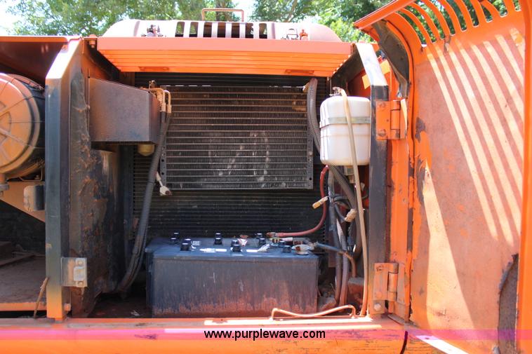 image for item I1565 2001 Hitachi EX200LC-5 excavator