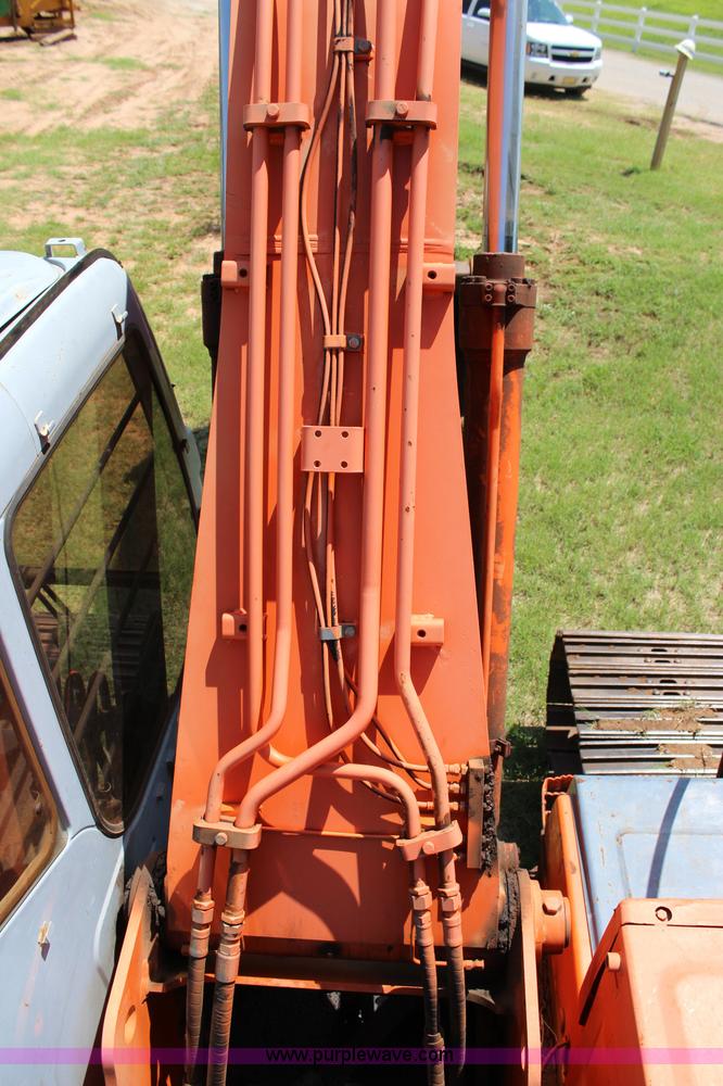 image for item I1565 2001 Hitachi EX200LC-5 excavator