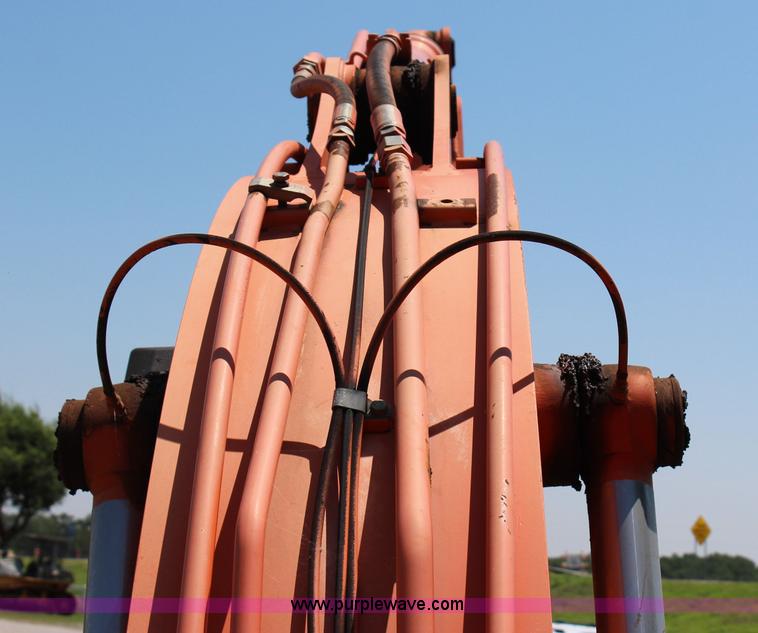 image for item I1565 2001 Hitachi EX200LC-5 excavator