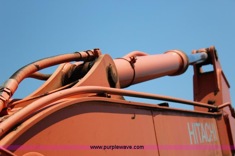 image for item I1565 2001 Hitachi EX200LC-5 excavator