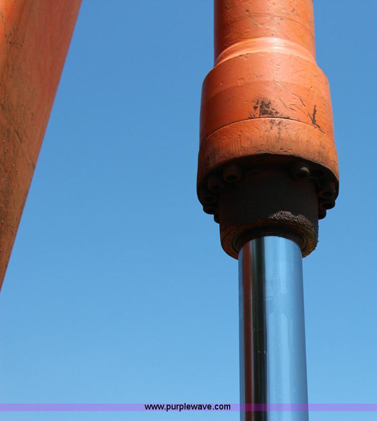 image for item I1565 2001 Hitachi EX200LC-5 excavator