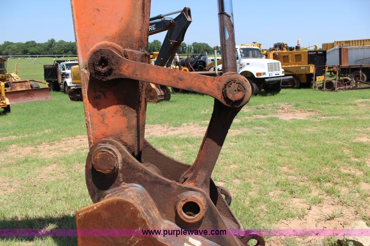 image for item I1565 2001 Hitachi EX200LC-5 excavator