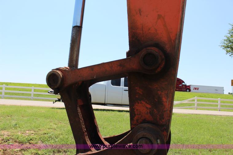 image for item I1565 2001 Hitachi EX200LC-5 excavator