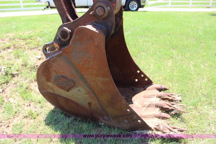 image for item I1565 2001 Hitachi EX200LC-5 excavator