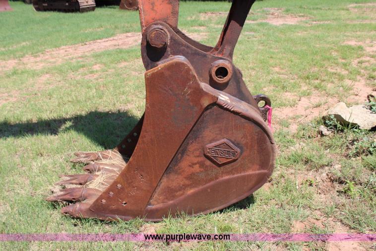 image for item I1565 2001 Hitachi EX200LC-5 excavator