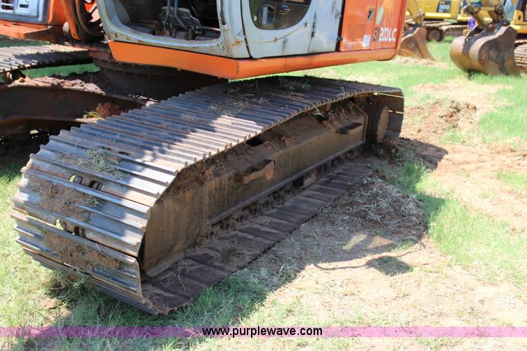 image for item I1565 2001 Hitachi EX200LC-5 excavator