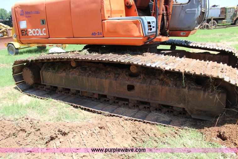 image for item I1565 2001 Hitachi EX200LC-5 excavator