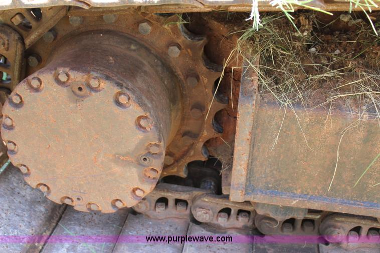 image for item I1565 2001 Hitachi EX200LC-5 excavator