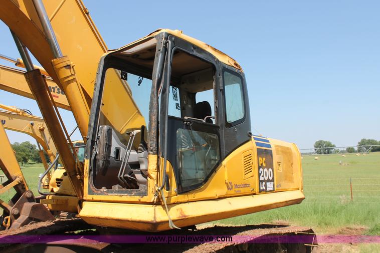 image for item I1567 2005 Komatsu PC200LC-7L excavator