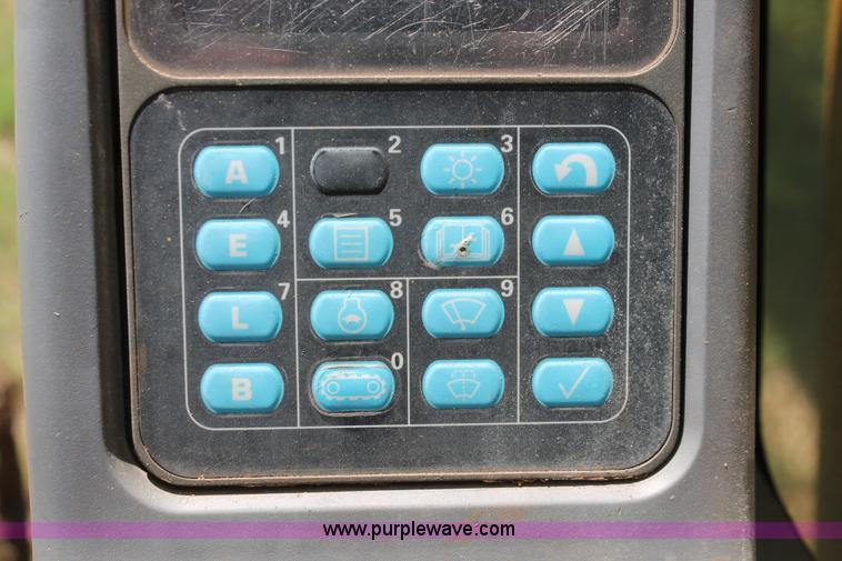 image for item I1567 2005 Komatsu PC200LC-7L excavator