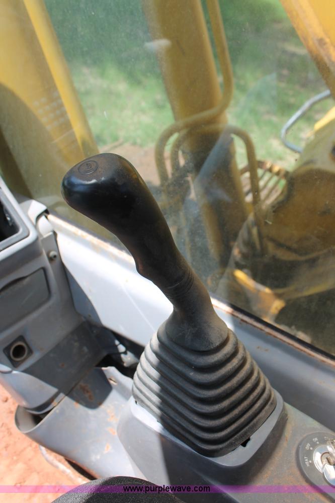 image for item I1567 2005 Komatsu PC200LC-7L excavator