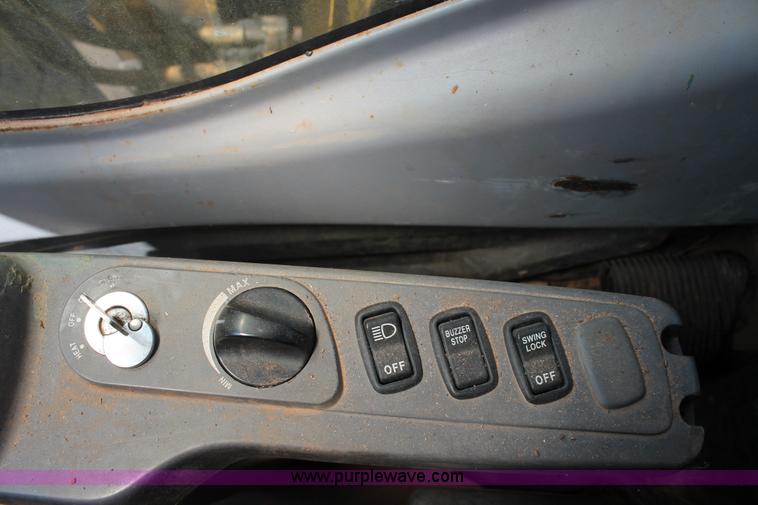 image for item I1567 2005 Komatsu PC200LC-7L excavator