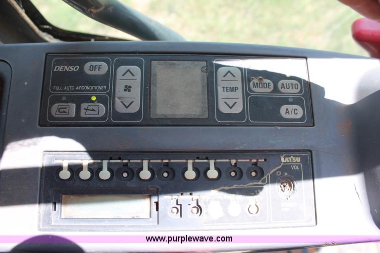 image for item I1567 2005 Komatsu PC200LC-7L excavator