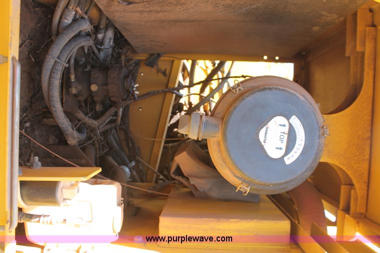 image for item I1567 2005 Komatsu PC200LC-7L excavator