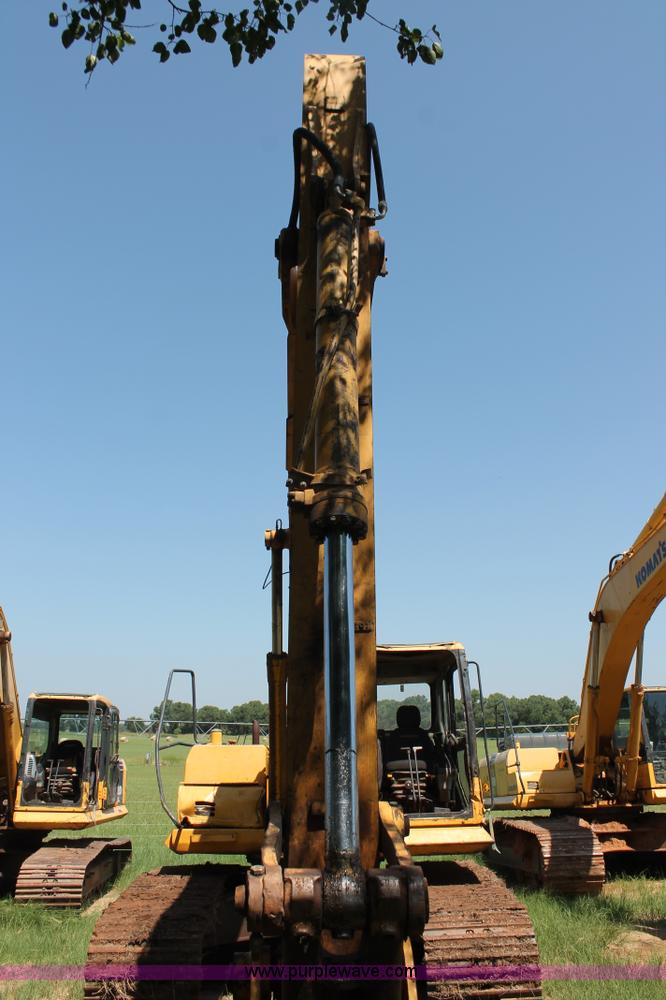 image for item I1567 2005 Komatsu PC200LC-7L excavator