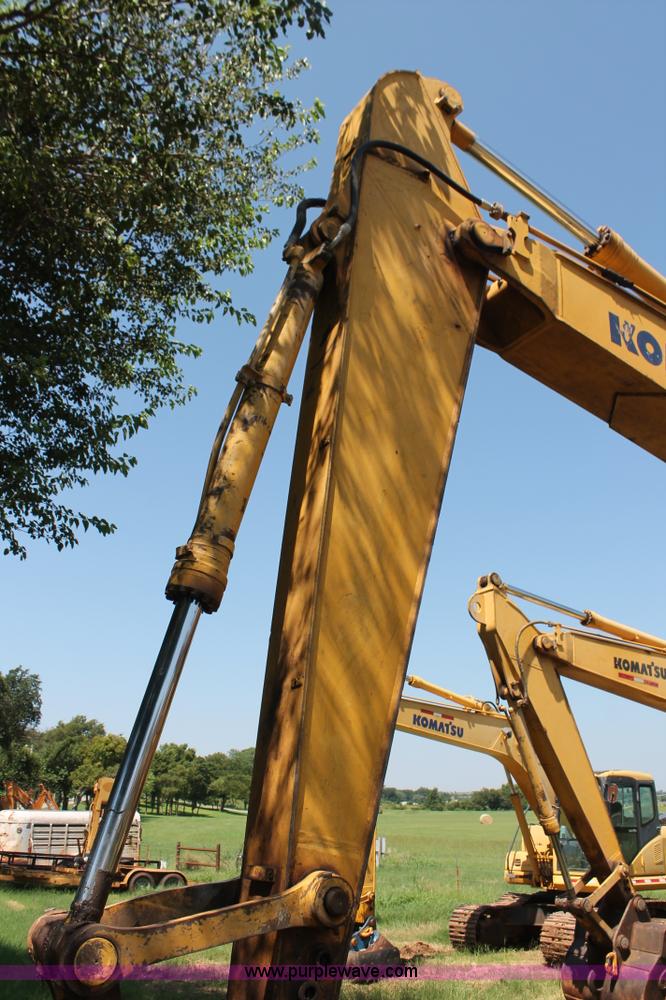 image for item I1567 2005 Komatsu PC200LC-7L excavator