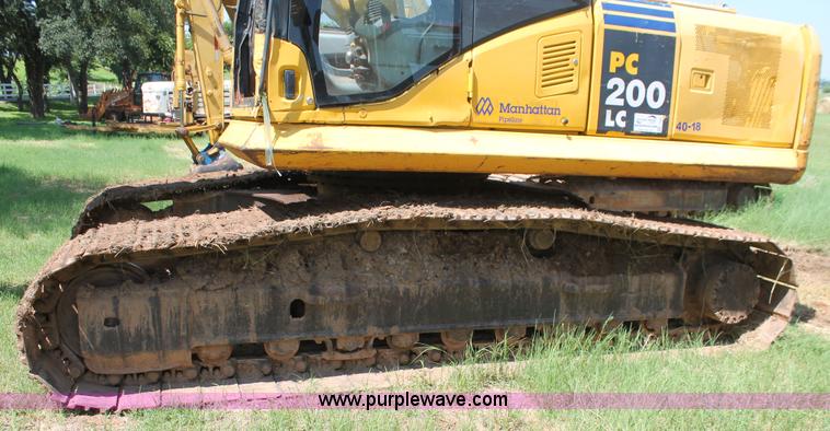 image for item I1567 2005 Komatsu PC200LC-7L excavator