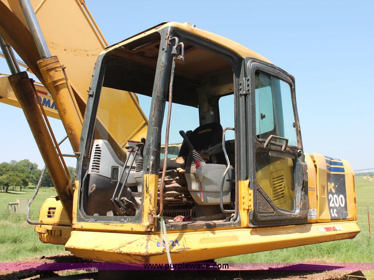 image for item I1568 2005 Komatsu PC200LC-7 excavator