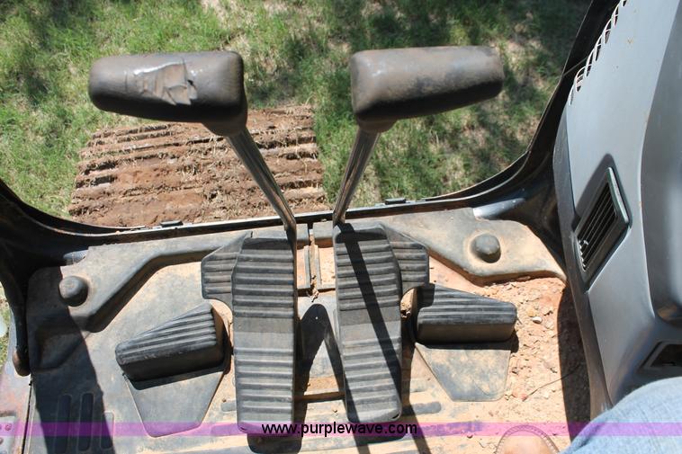 image for item I1568 2005 Komatsu PC200LC-7 excavator