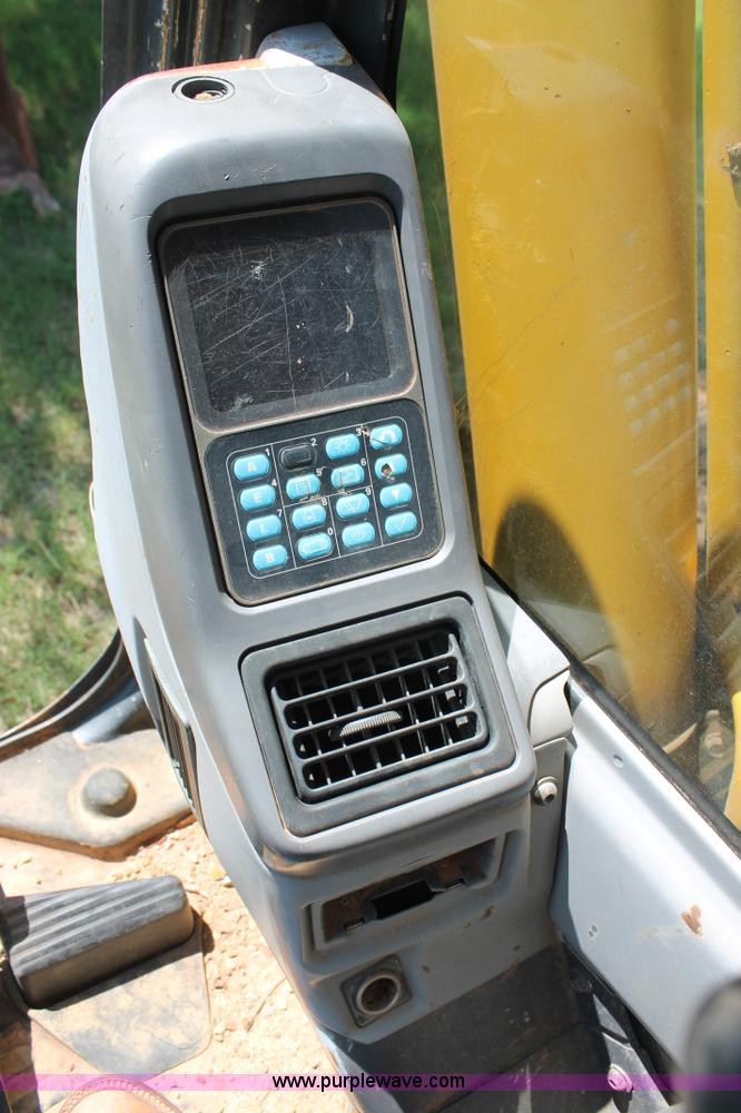 image for item I1568 2005 Komatsu PC200LC-7 excavator