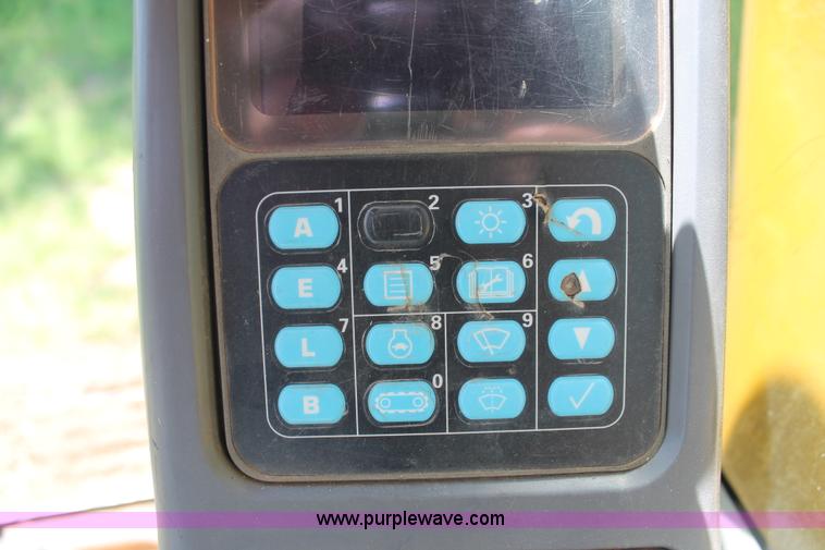 image for item I1568 2005 Komatsu PC200LC-7 excavator