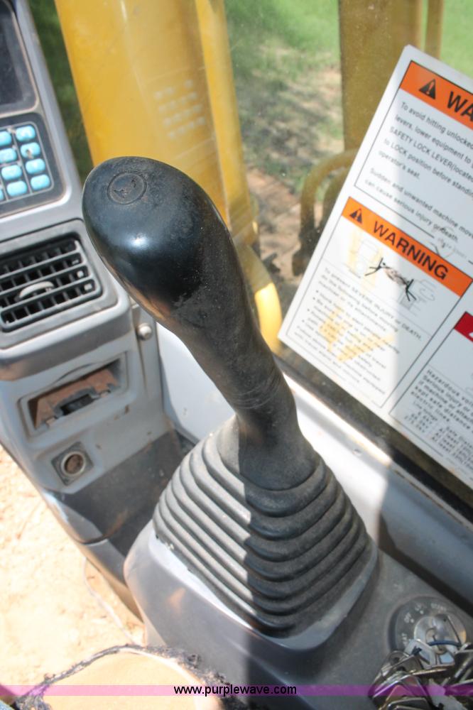 image for item I1568 2005 Komatsu PC200LC-7 excavator