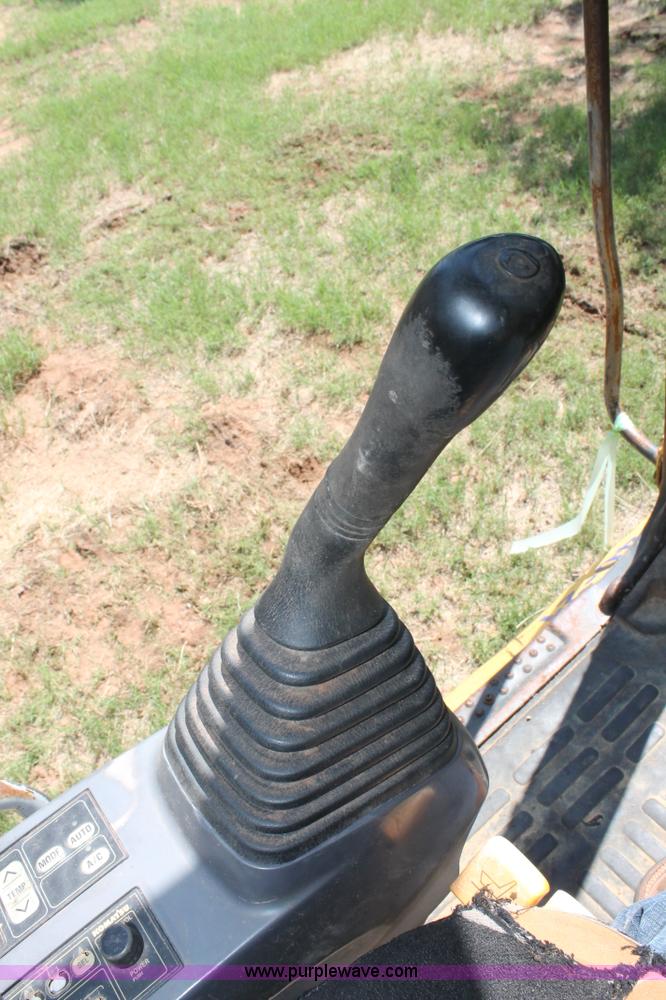 image for item I1568 2005 Komatsu PC200LC-7 excavator