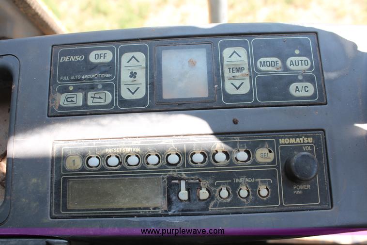 image for item I1568 2005 Komatsu PC200LC-7 excavator