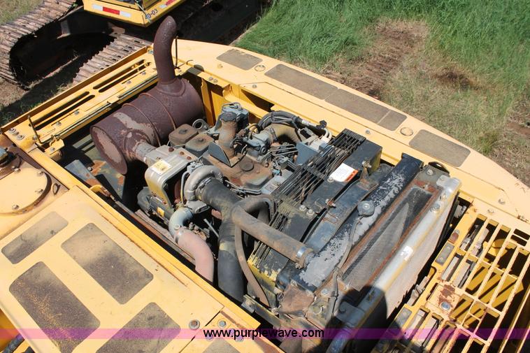 image for item I1568 2005 Komatsu PC200LC-7 excavator