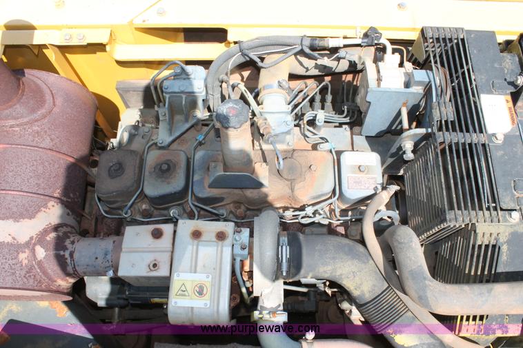 image for item I1568 2005 Komatsu PC200LC-7 excavator