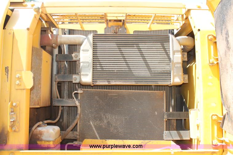 image for item I1568 2005 Komatsu PC200LC-7 excavator