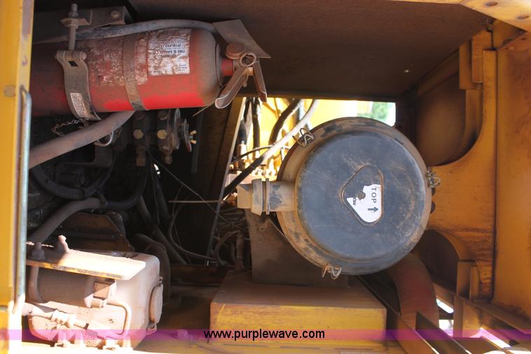 image for item I1568 2005 Komatsu PC200LC-7 excavator