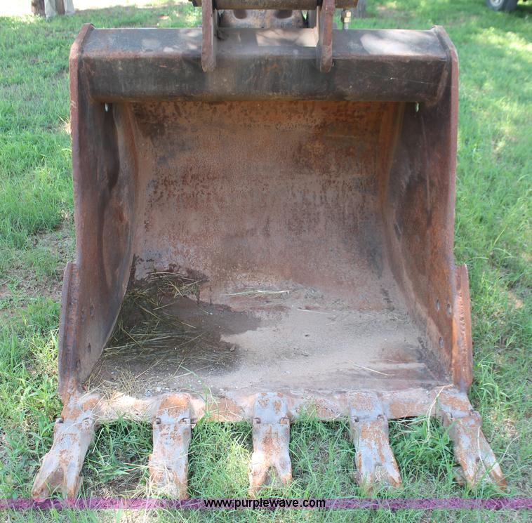 image for item I1568 2005 Komatsu PC200LC-7 excavator