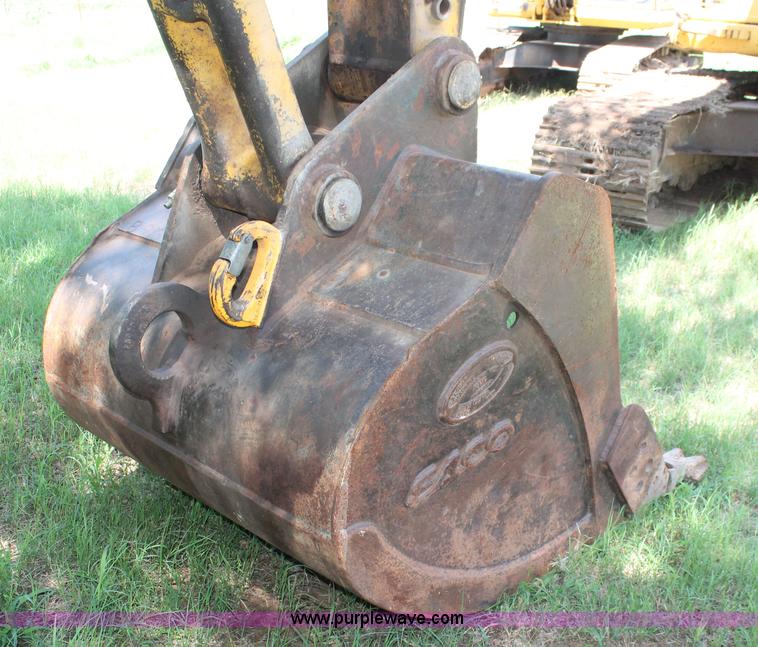 image for item I1568 2005 Komatsu PC200LC-7 excavator