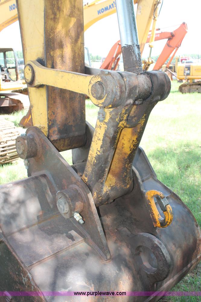 image for item I1568 2005 Komatsu PC200LC-7 excavator