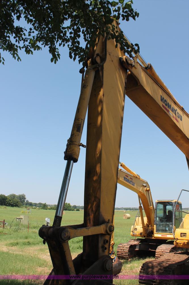 image for item I1568 2005 Komatsu PC200LC-7 excavator