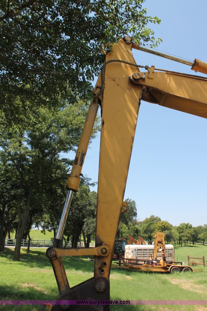 image for item I1568 2005 Komatsu PC200LC-7 excavator