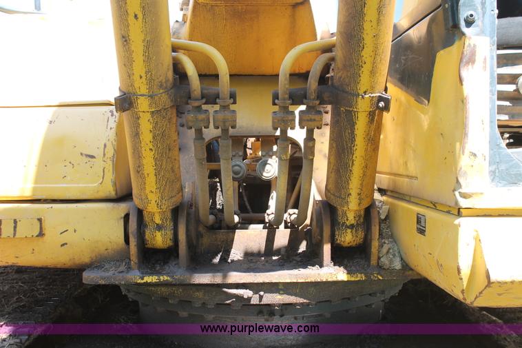 image for item I1568 2005 Komatsu PC200LC-7 excavator