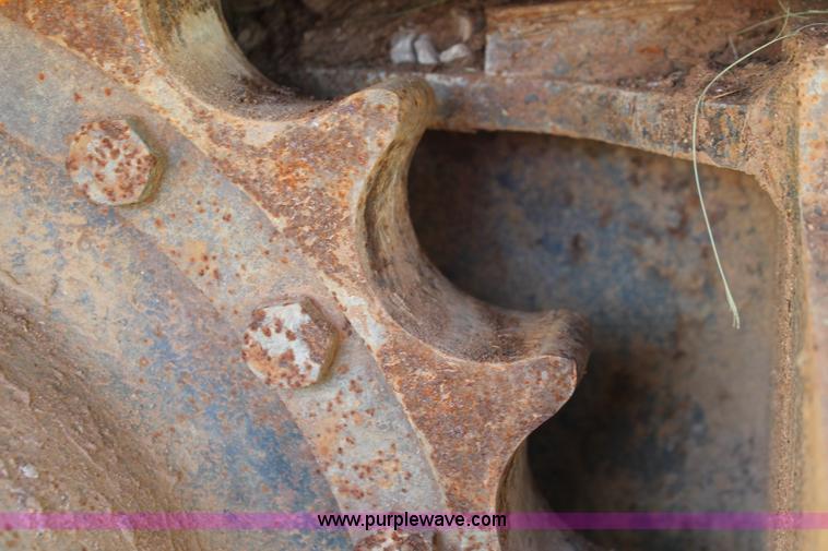 image for item I1568 2005 Komatsu PC200LC-7 excavator