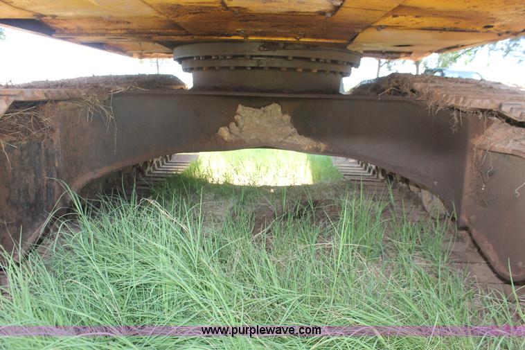 image for item I1568 2005 Komatsu PC200LC-7 excavator